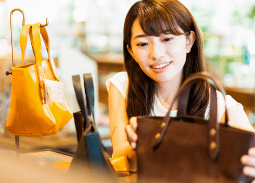 実物の商品を見せ、コンバージョンへ導く
